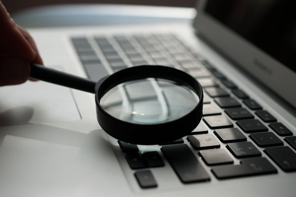 Capa do artigo: Como aplicar SEO e GEO para conteúdo citável por IA