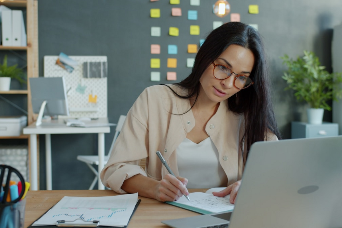 Capa do artigo: Claude Code CLI: Otimização de Vibe Coding para Agências