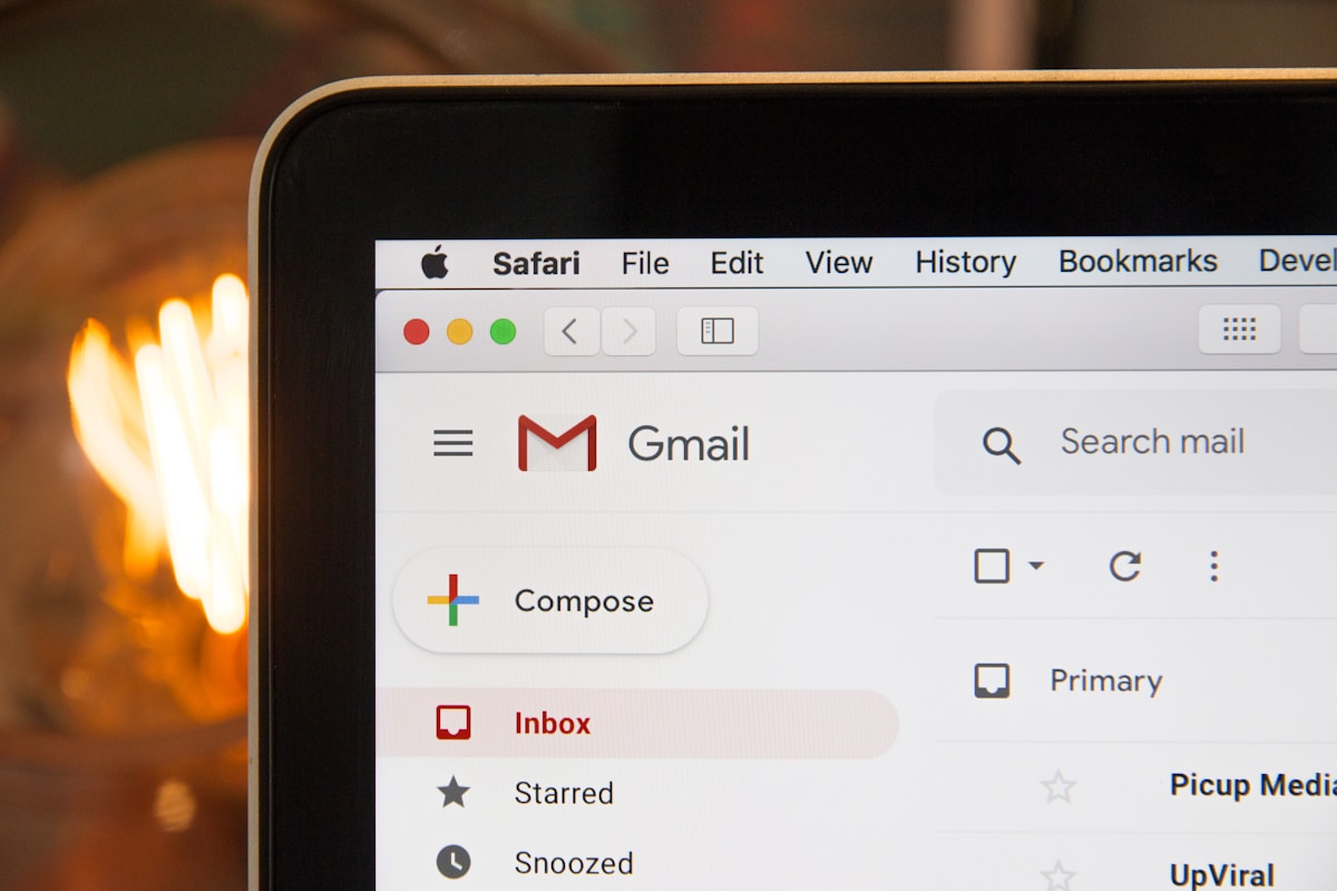 Capa do artigo: Como higienizar base de emails sem perder entregabilidade