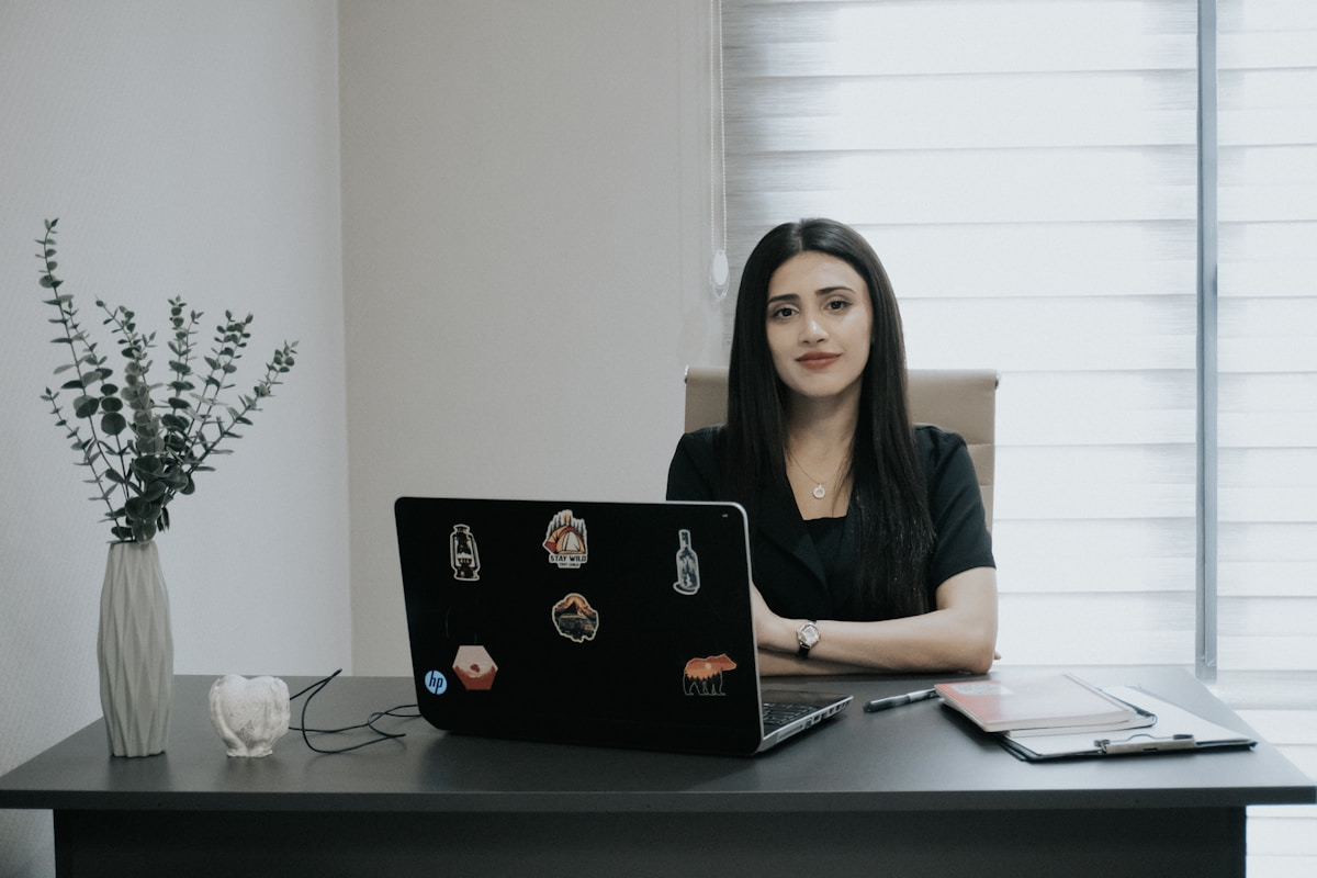 Capa do artigo: Contratos Técnicos: Proteção Estratégica para sua Agência