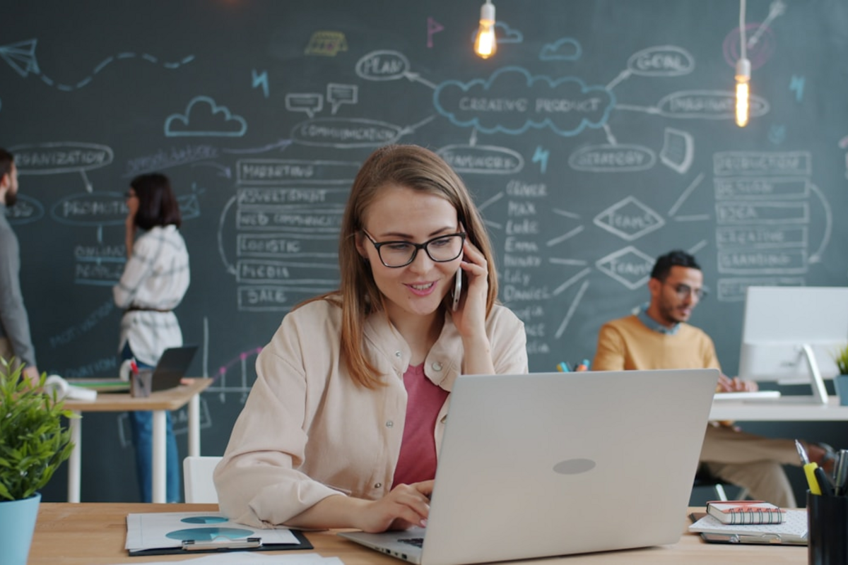 Capa do artigo: E-mail B2B: Plain Text vs Templates em Vendas SaaS