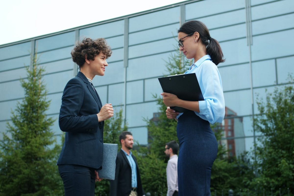 Capa do artigo: E-mail Omnichannel: O Gatilho de Vendas B2B com Chatwoot