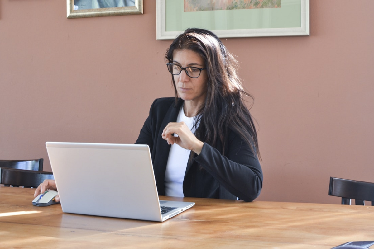 Capa do artigo: Qualificação de leads com IA: O fim do SDR Humano