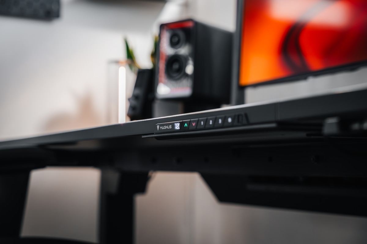 Capa do artigo: Gemini CLI: Orquestração Multiagente e Eficiência Técnica