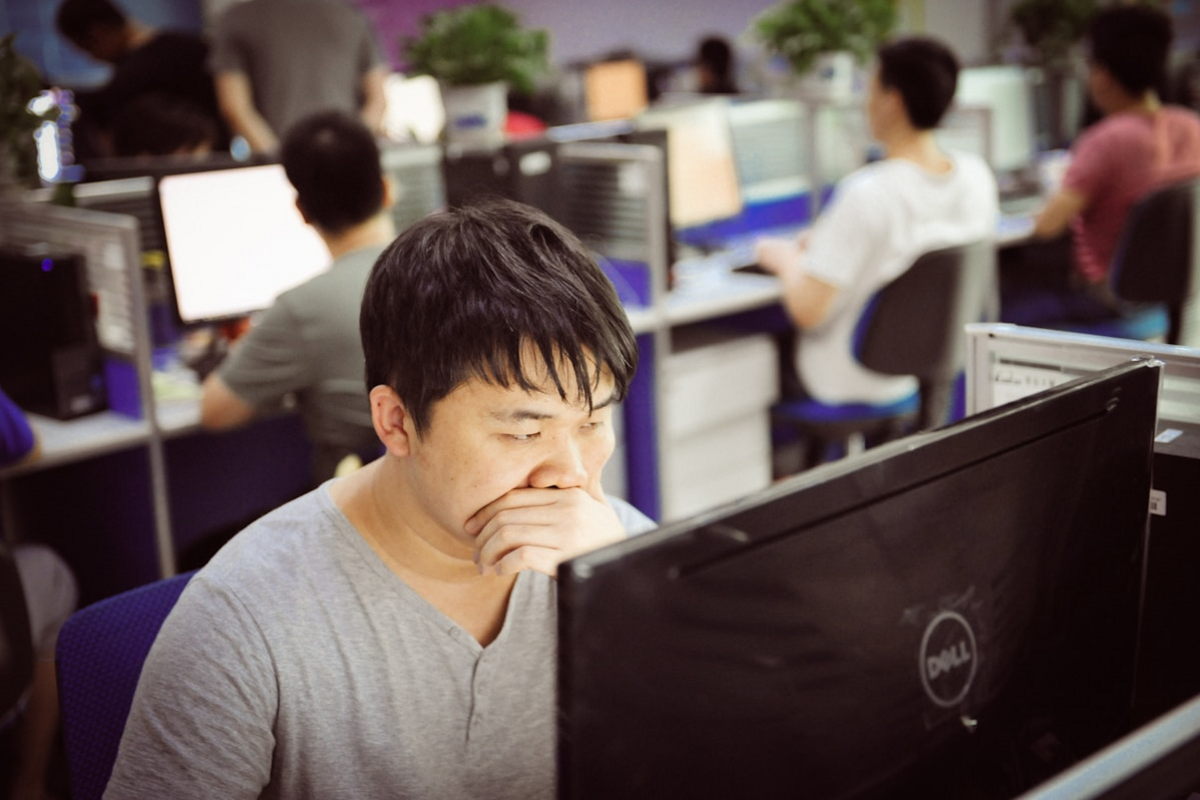 Capa do artigo: Ignorância Estratégica: Pare de Olhar o Seu Concorrente