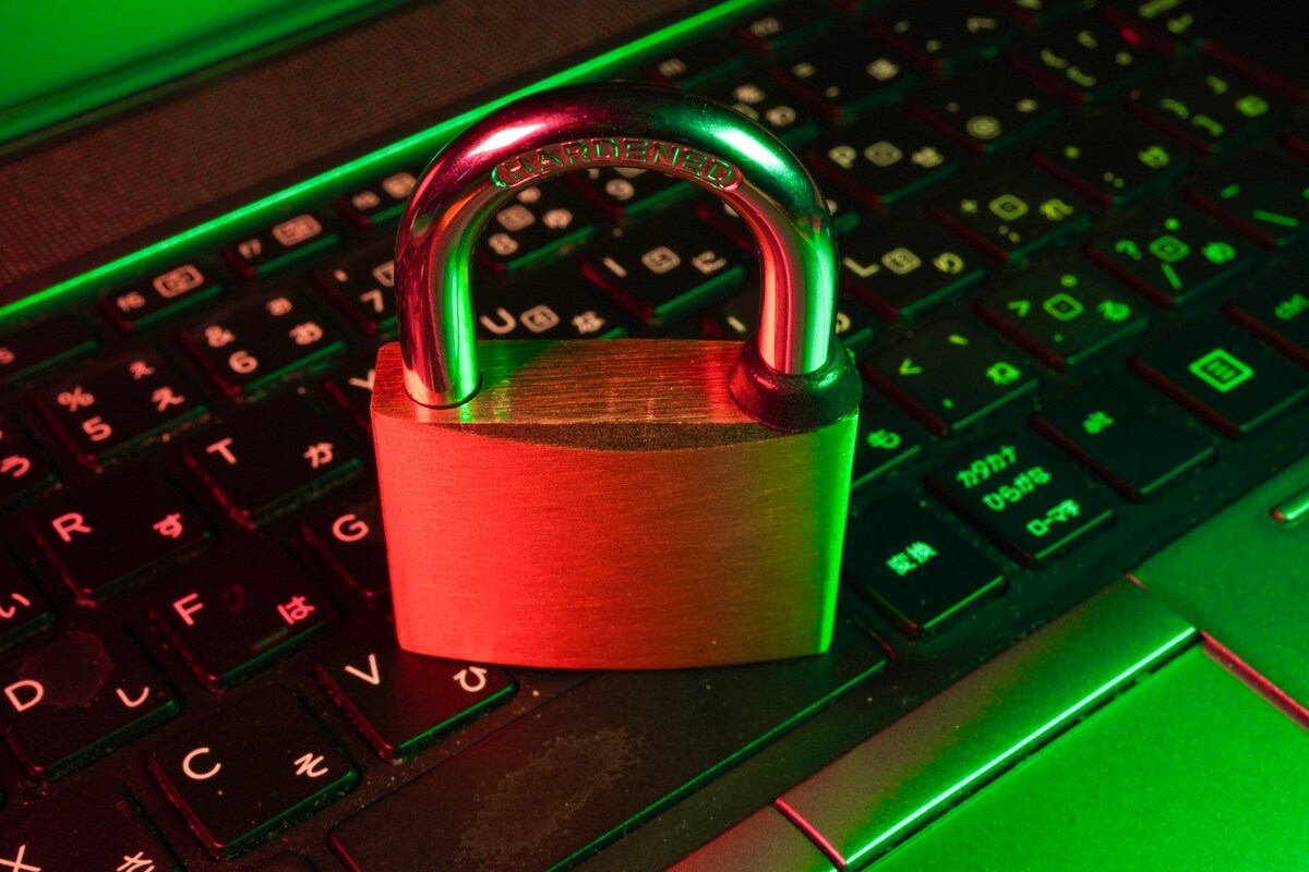 Capa do artigo: Como proteger automações Martech sem travar entrega