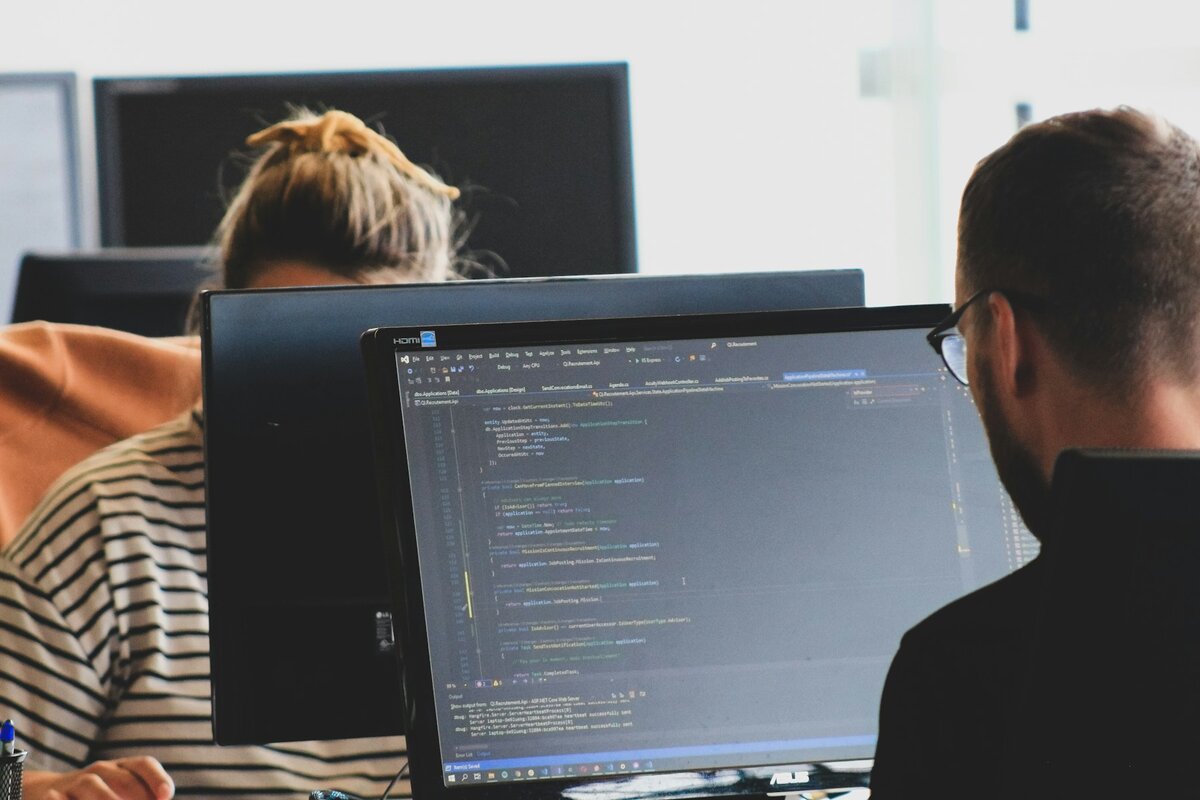 Capa do artigo: Como reduzir custo de mudança no software com IA agora