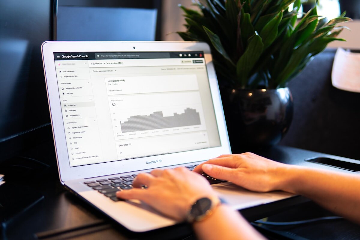 Capa do artigo: Como usar eventos do GTM no Mautic para segmentar leads