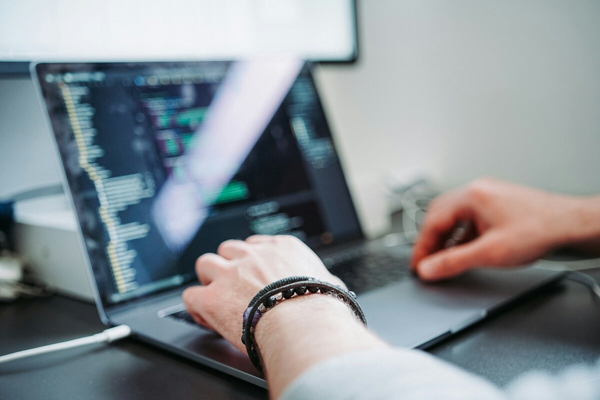 Capa do artigo: Como usar omnichannel no Chatwoot sem bagunçar atendimento