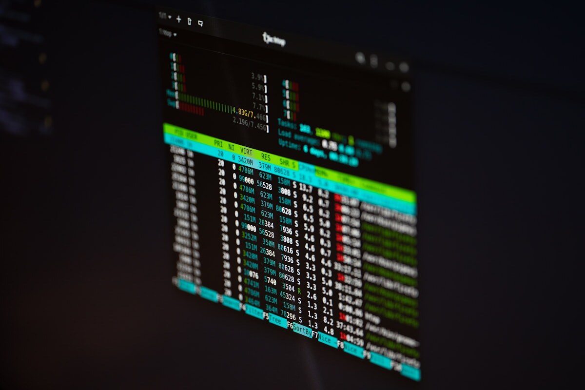 Capa do artigo: Como usar Termius com agentes de CLI no acesso remoto