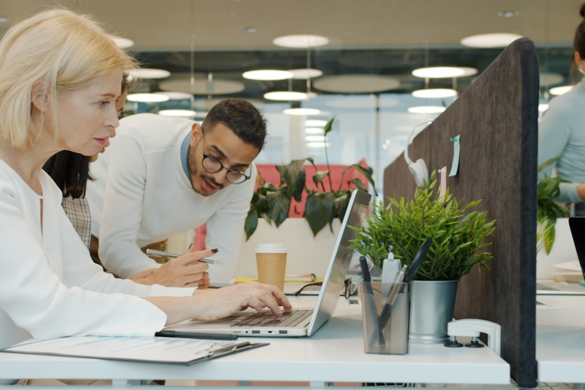 Capa do artigo: YouTube: O seu Time de Vendas Assíncrono e 24/7